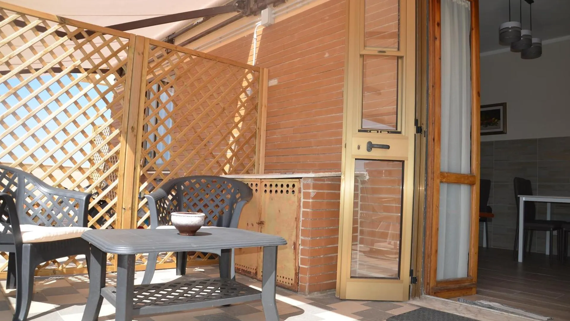 招待所 Fantastic Sardinia Residenza Le Terrazze Sassari Casa G Pischedda Attico Vista Mare酒店