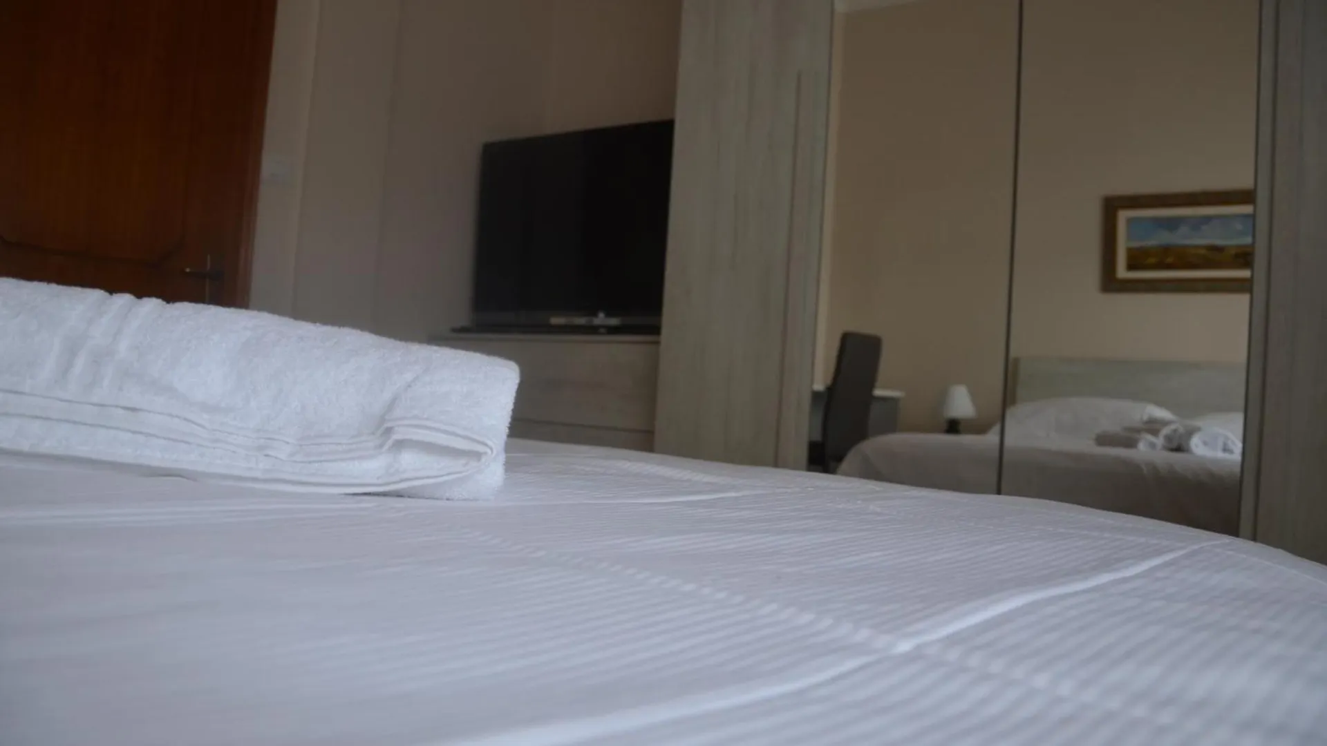 招待所 Fantastic Sardinia Residenza Le Terrazze Sassari Casa G Pischedda Attico Vista Mare酒店