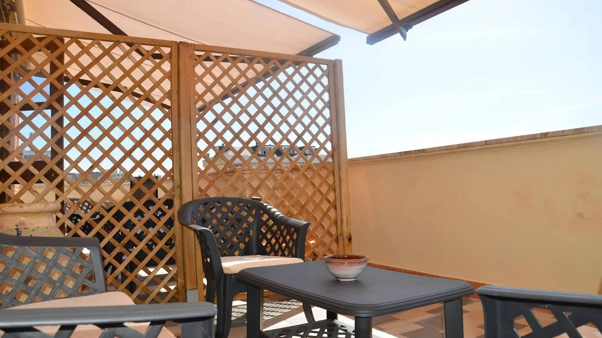 招待所 Fantastic Sardinia Residenza Le Terrazze Sassari Casa G Pischedda Attico Vista Mare酒店