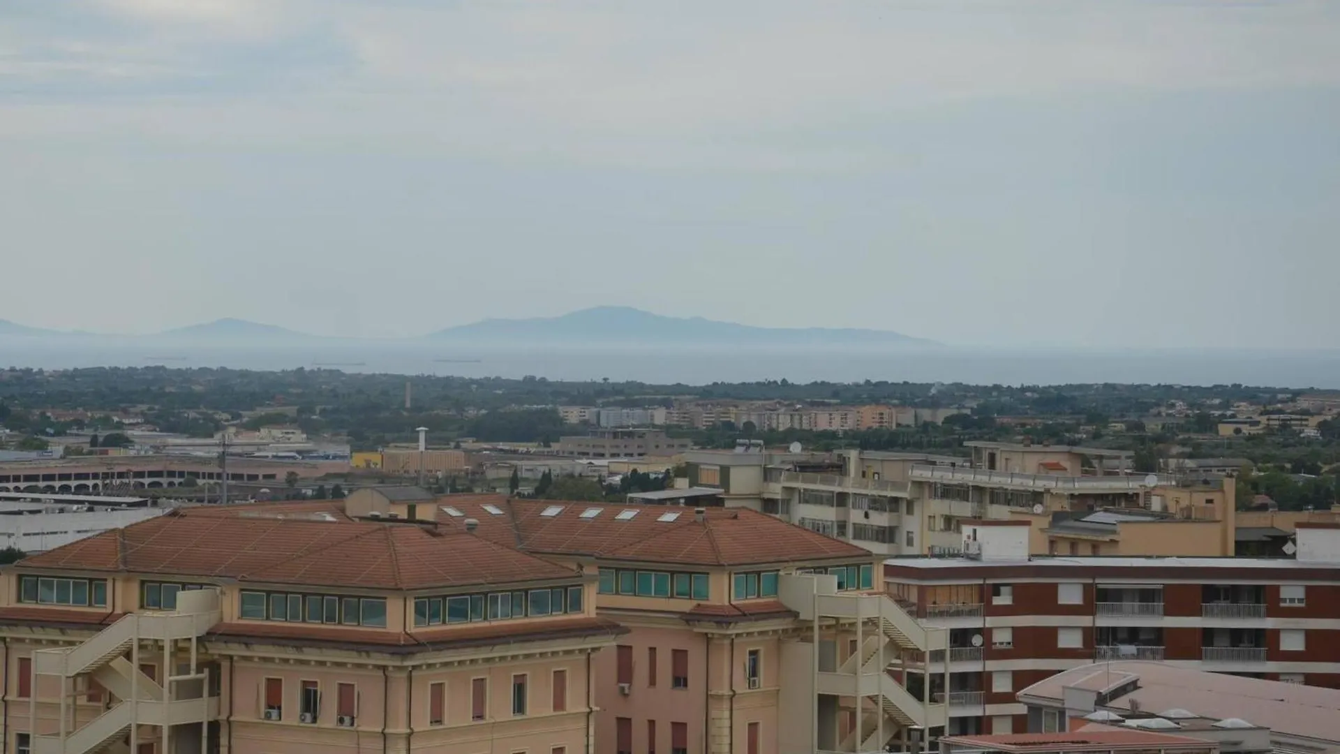 招待所 Fantastic Sardinia Residenza Le Terrazze Sassari Casa G Pischedda Attico Vista Mare酒店